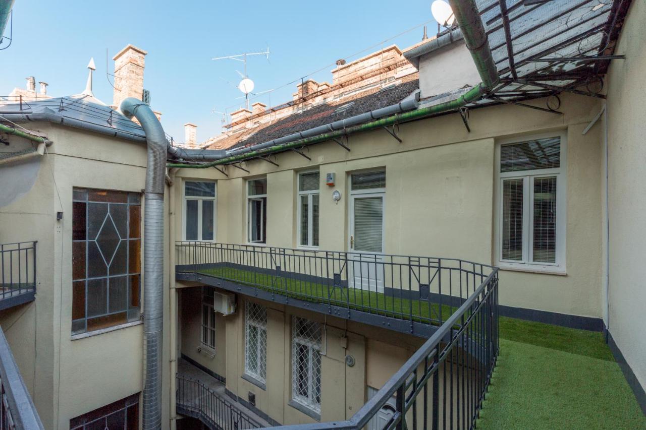 Luxury Dream Suite In The Absolute Center Budapest Bagian luar foto